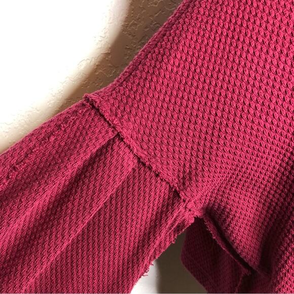 We the Free maroon red waffle thermal knit split back bell sleeve top size Small - Picture 5 of 16
